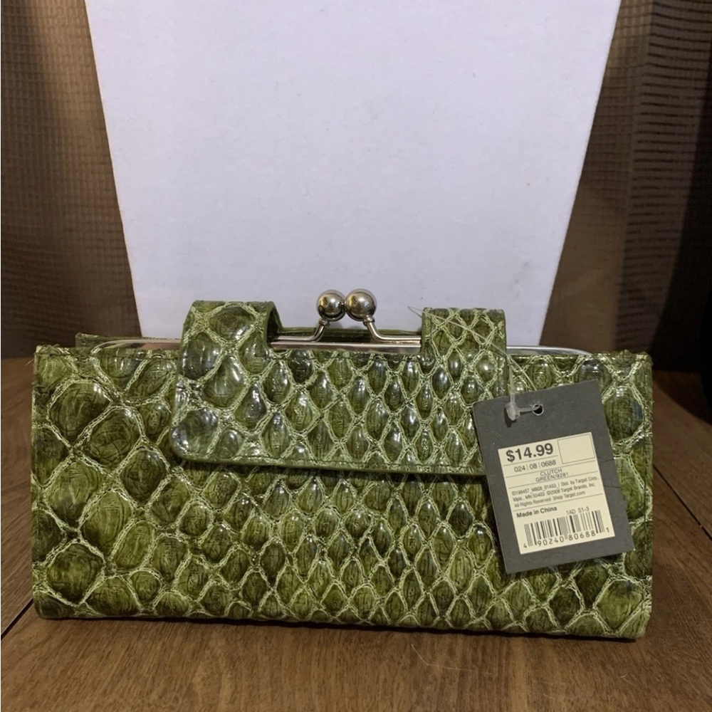 Green Geometric Clutch with Metallic Clasp